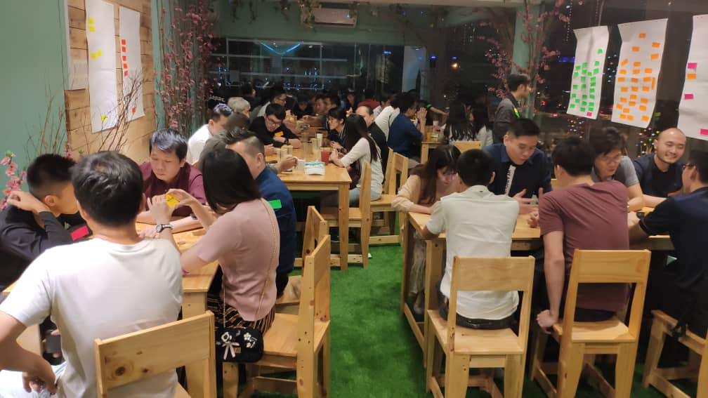 Sole traders networking at a past 'Solopreneur' Meetup, before MCO