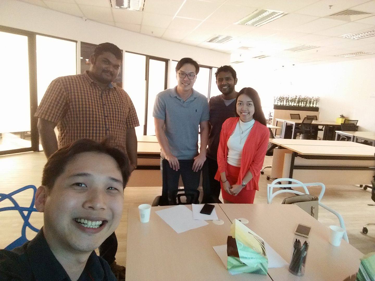A past Solopreneur Support Group session, hosted by Jason Shong